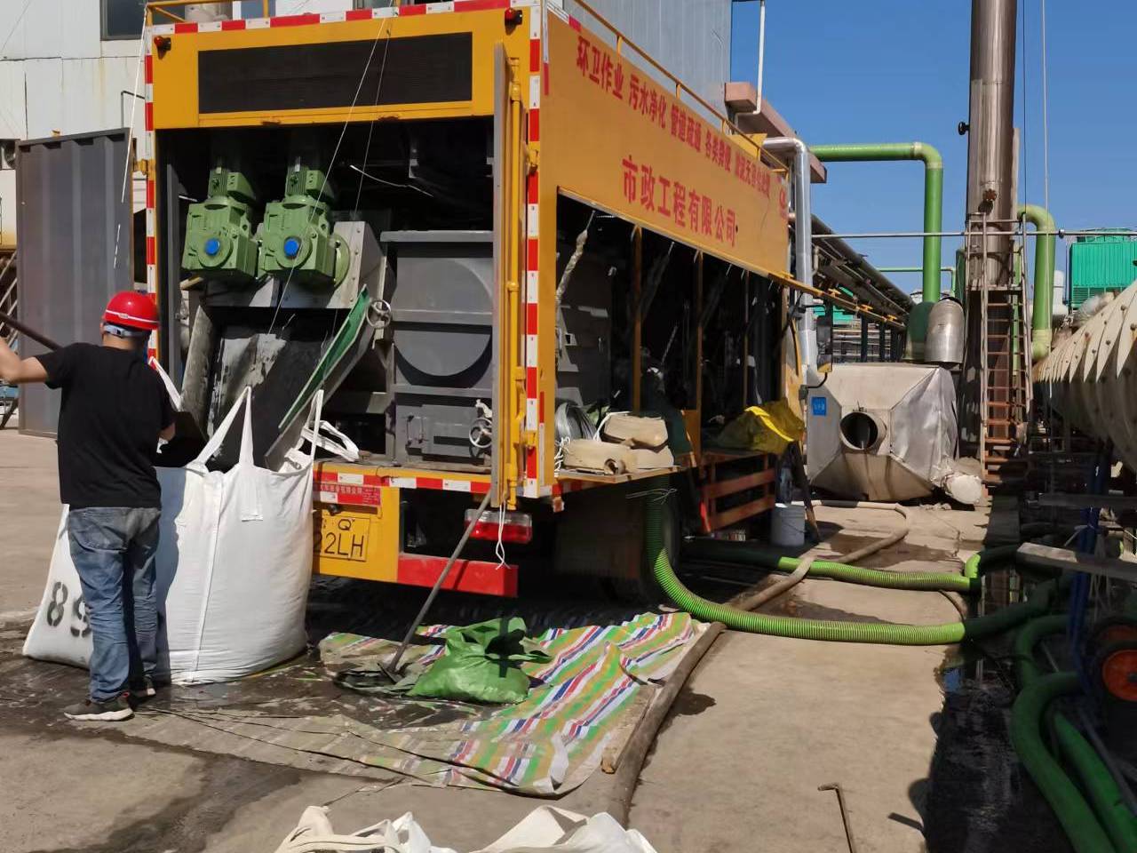 博白淤泥压干处理