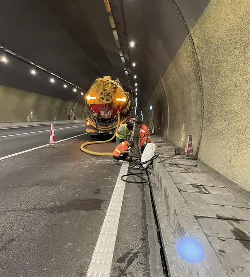 博白隧道排水渠清淤